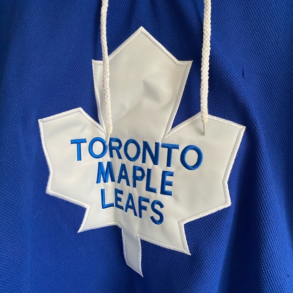 Toronto Maple Leafs Jersey - #21 Van Riemsdyk - Size 50 or Medium - Picture 3 of 5